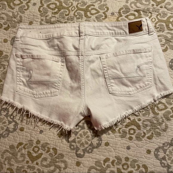 White denim shorts w/ sequin detail 🌼 - Picture 2 of 7